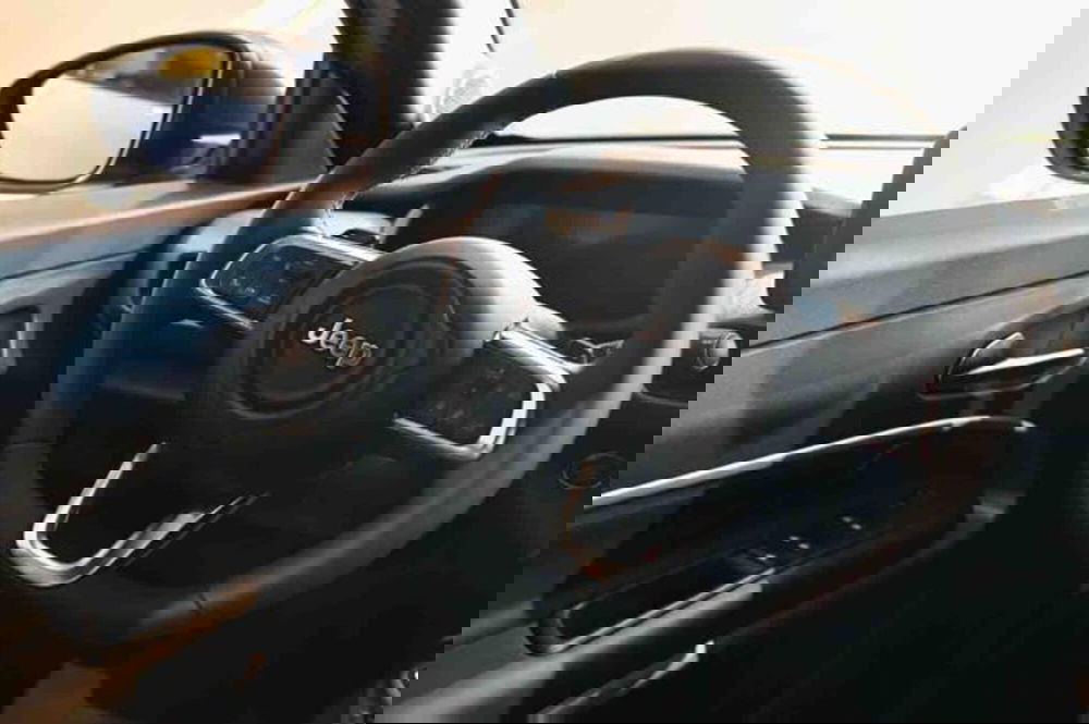 Jeep Avenger nuova a Torino (14)