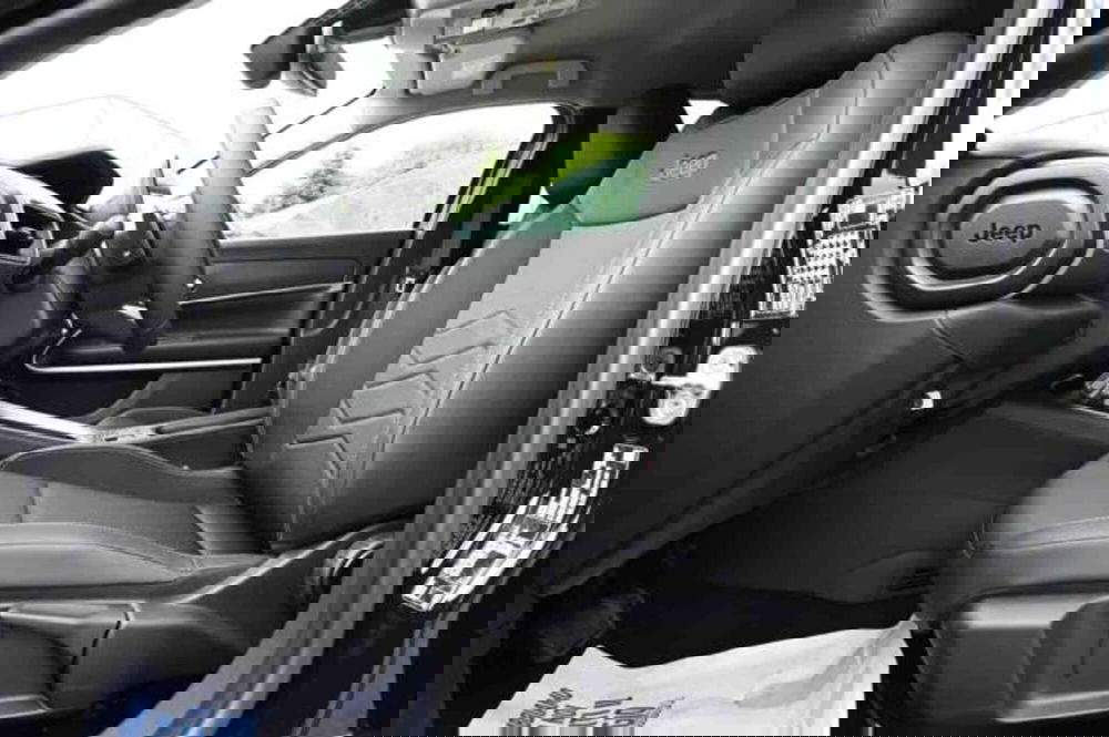 Jeep Avenger nuova a Torino (13)