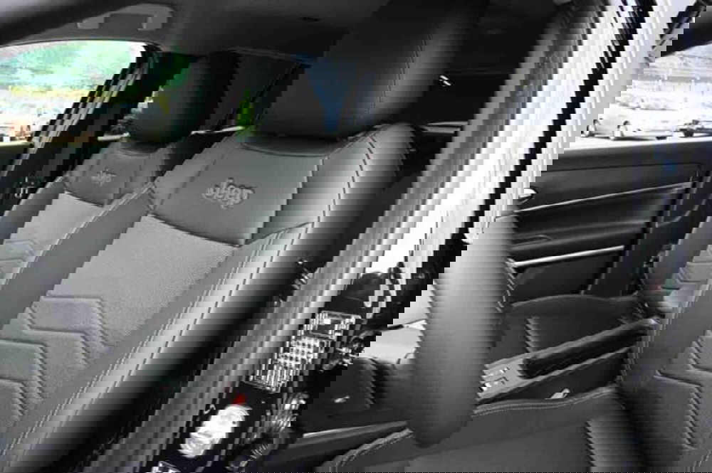 Jeep Avenger nuova a Torino (14)