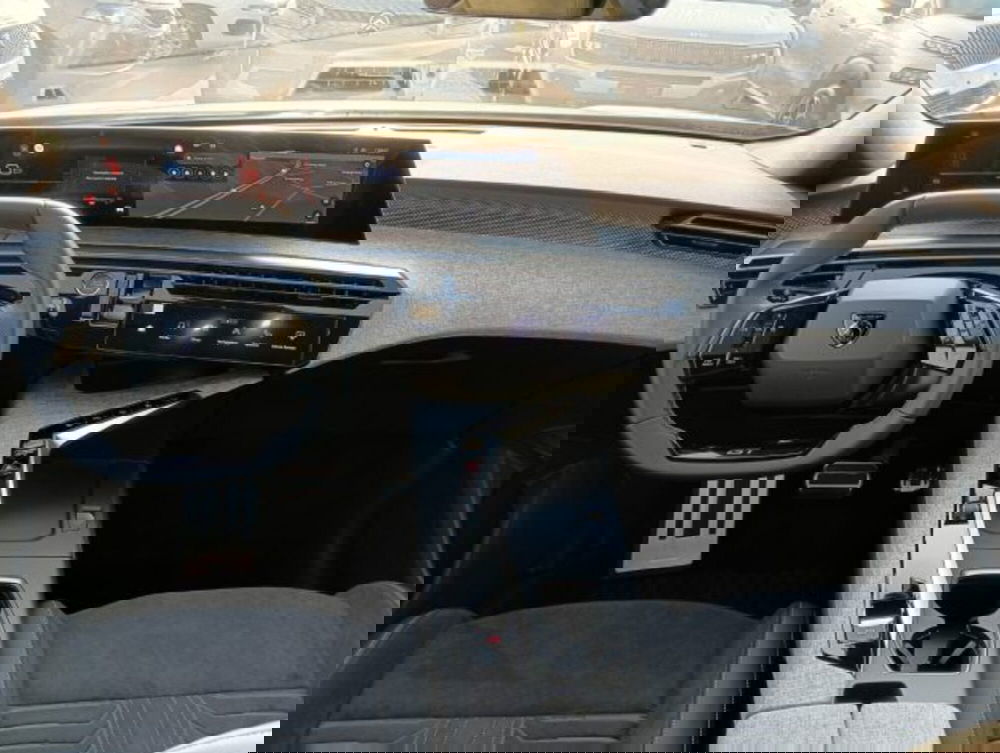 Peugeot 5008 nuova a Brescia (11)