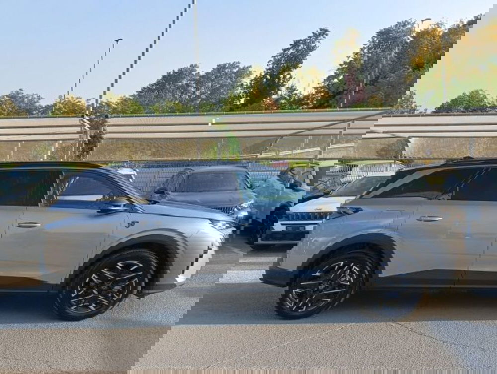 Peugeot 5008 nuova a Brescia (4)