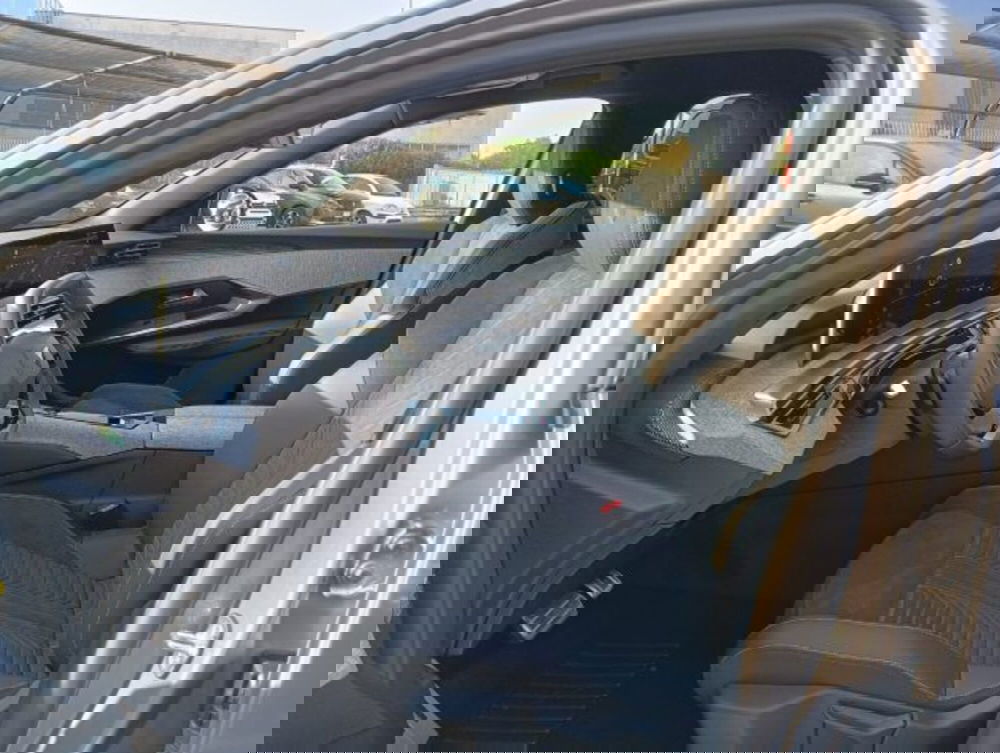 Peugeot 5008 nuova a Brescia (8)