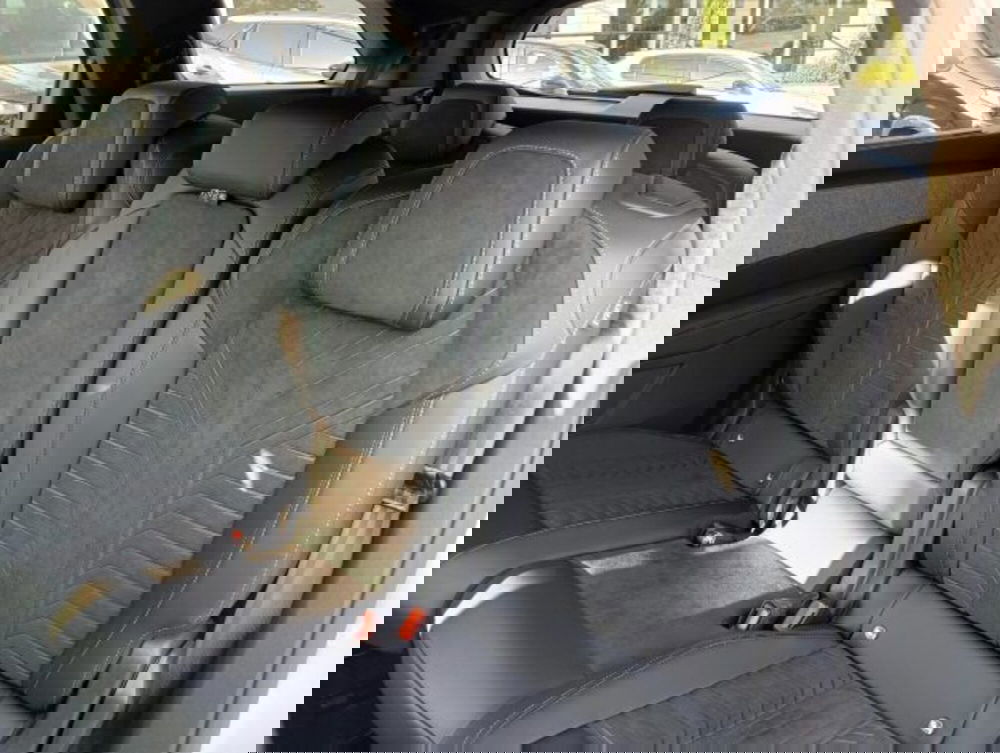 Peugeot 5008 nuova a Brescia (9)