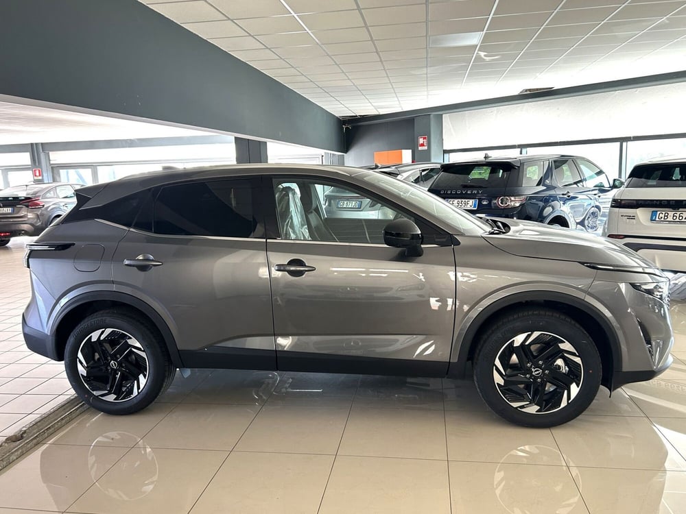Nissan Qashqai nuova a Ferrara (4)