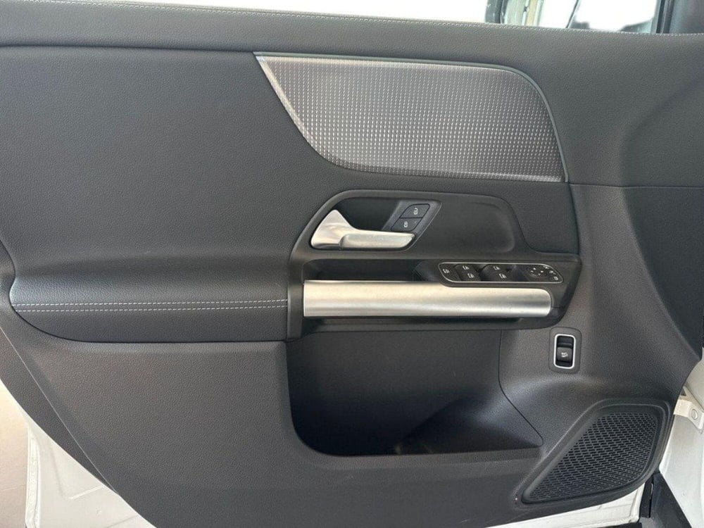 Mercedes-Benz EQA usata a Macerata (16)