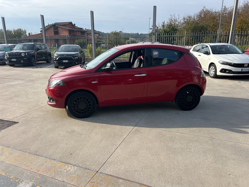 Lancia Ypsilon nuova a Frosinone (2)