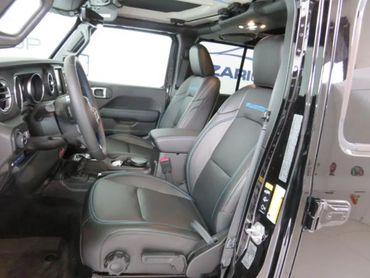 Jeep Wrangler Unlimited nuova a Lodi (10)
