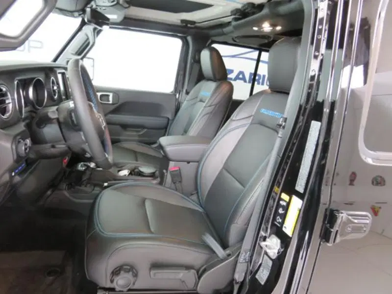 Jeep Wrangler Unlimited nuova a Lodi (10)