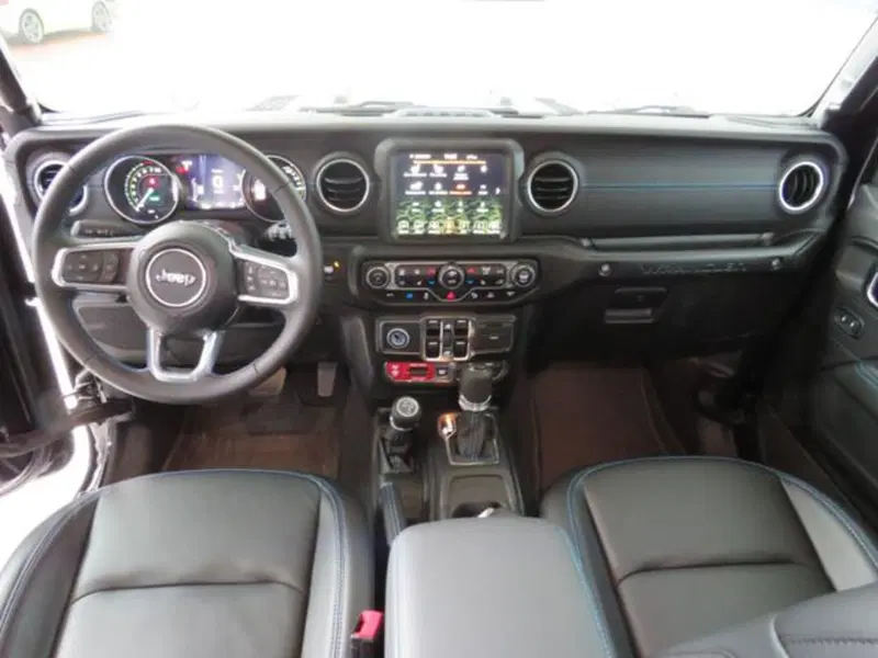 Jeep Wrangler Unlimited nuova a Lodi (13)