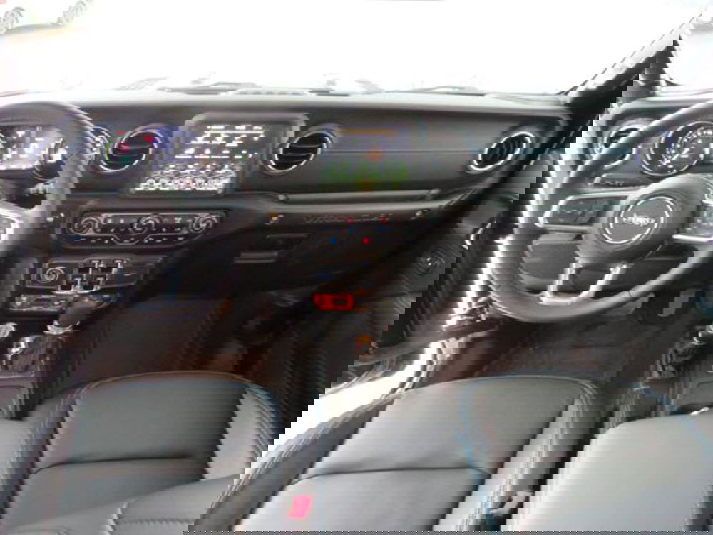 Jeep Wrangler Unlimited nuova a Lodi (13)