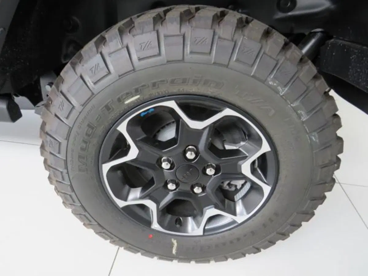 Jeep Wrangler Unlimited nuova a Lodi (15)