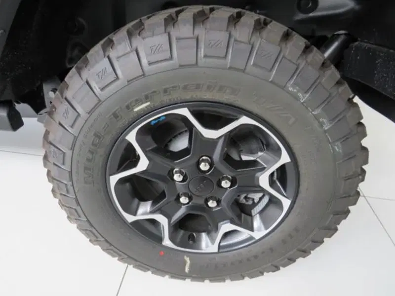Jeep Wrangler Unlimited nuova a Lodi (15)