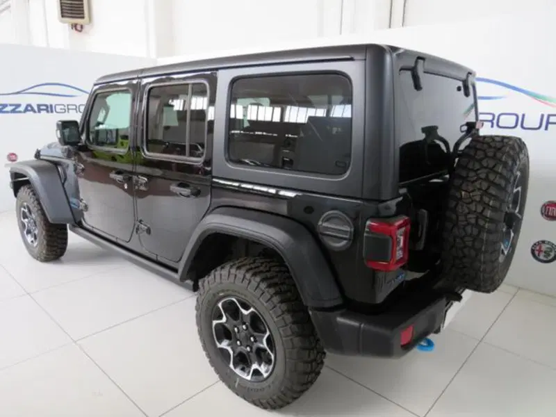 Jeep Wrangler Unlimited nuova a Lodi (4)