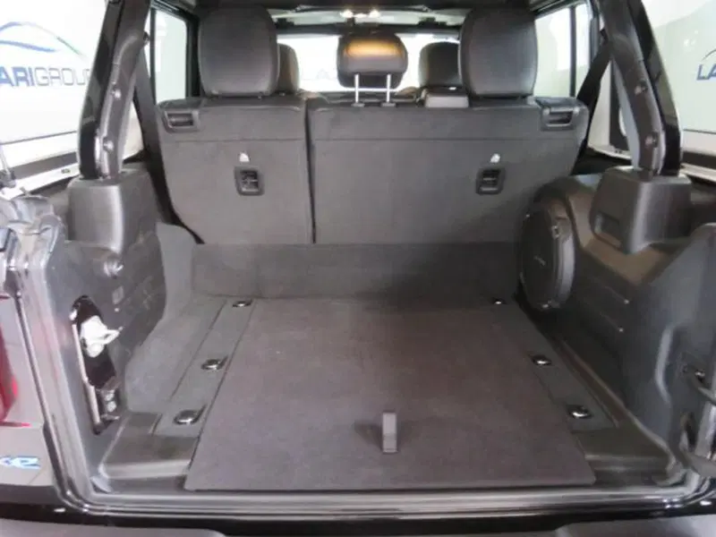 Jeep Wrangler Unlimited nuova a Lodi (9)