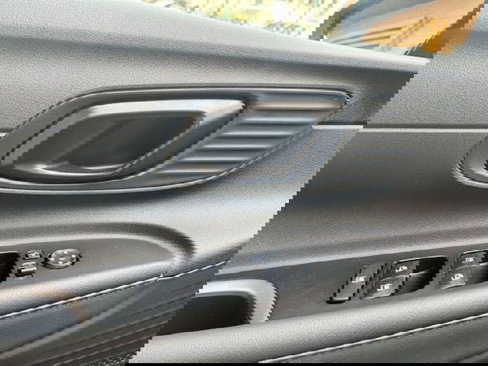 Hyundai Bayon nuova a Verbano Cusio Ossola (11)