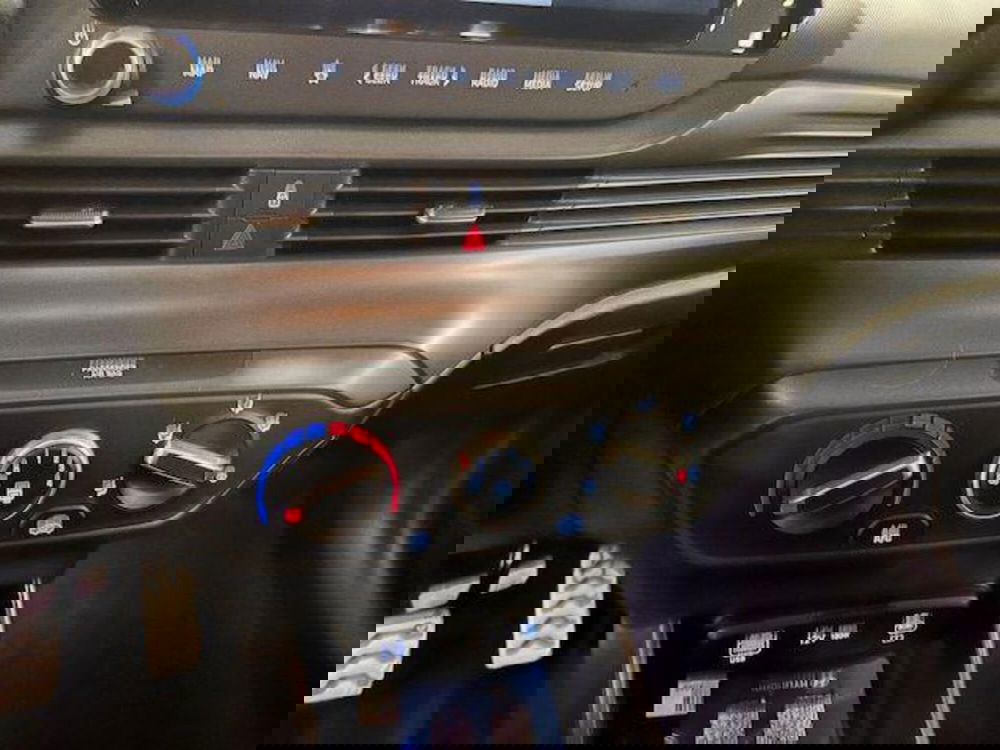 Hyundai Bayon nuova a Verbano Cusio Ossola (12)