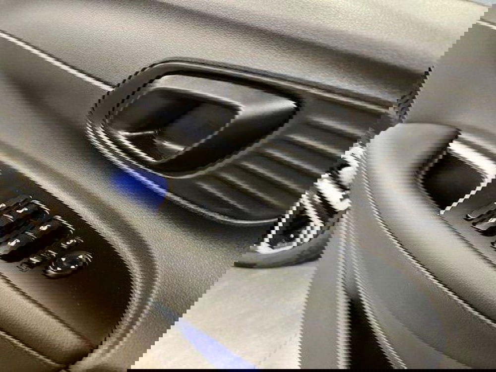 Hyundai Bayon nuova a Verbano Cusio Ossola (18)