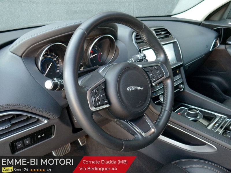 Jaguar F-Pace usata a Monza e Brianza (7)