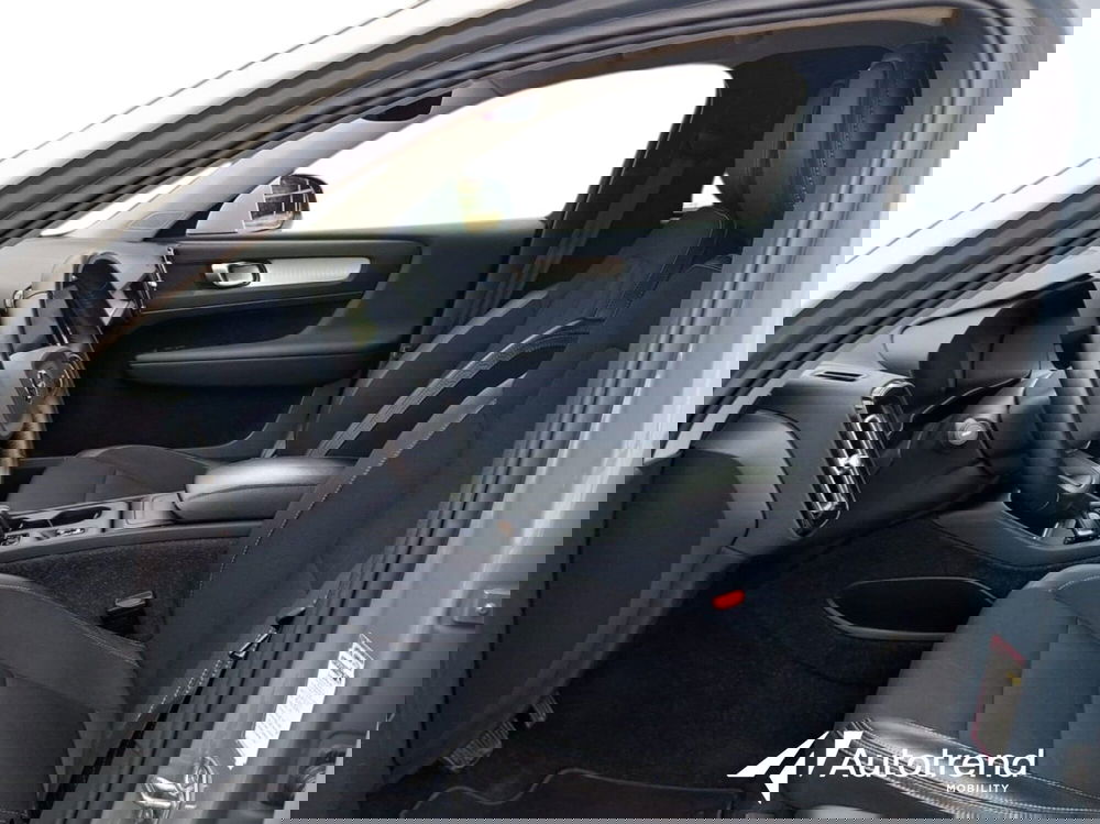 Volvo XC40 usata a Bari (6)