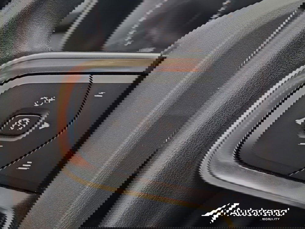 Volvo XC40 usata a Bari (9)