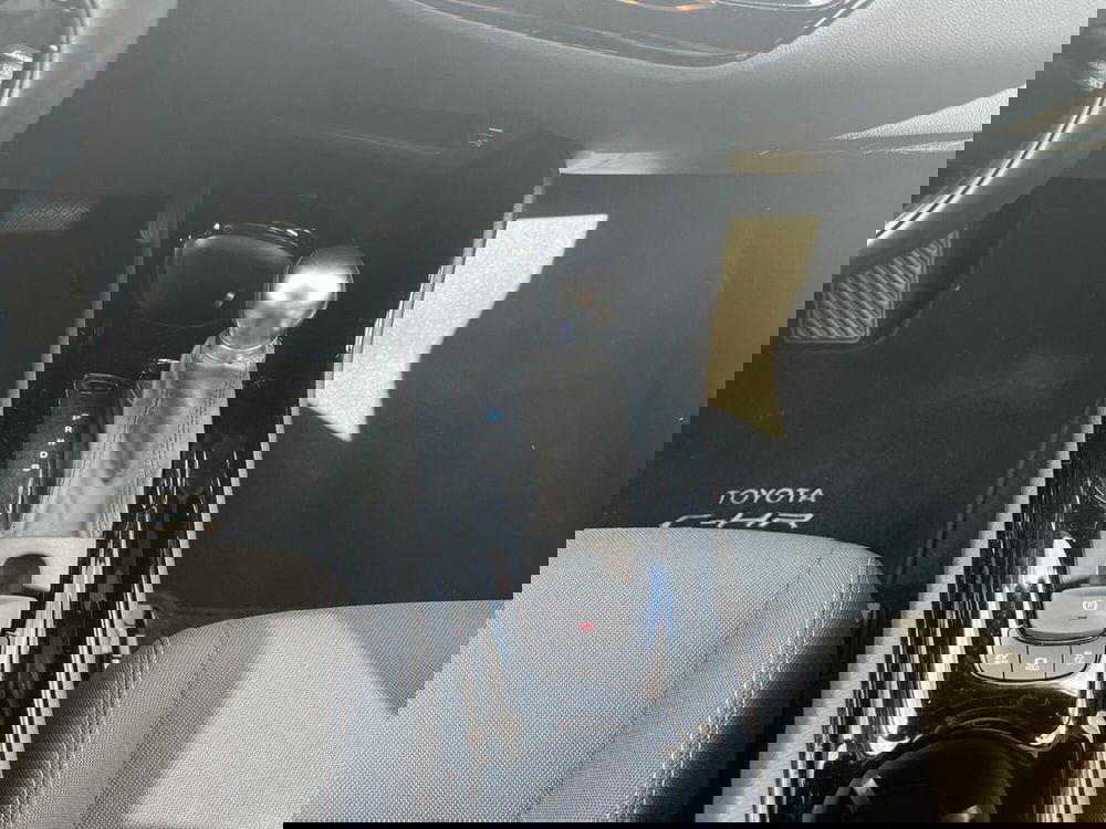 Toyota Toyota C-HR usata a Sondrio (14)