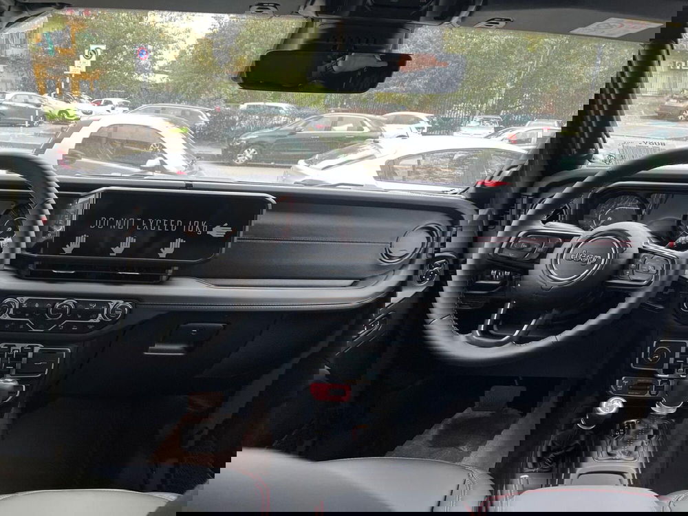 Jeep Wrangler Unlimited nuova a Milano (18)