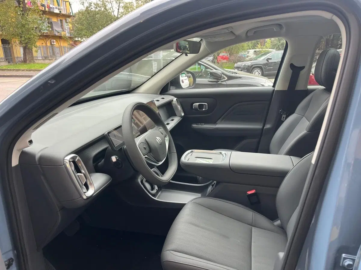 Leapmotor B10 nuova a Milano (10)