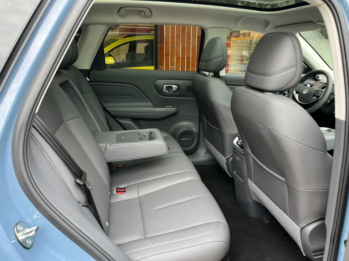 Leapmotor B10 nuova a Milano (12)