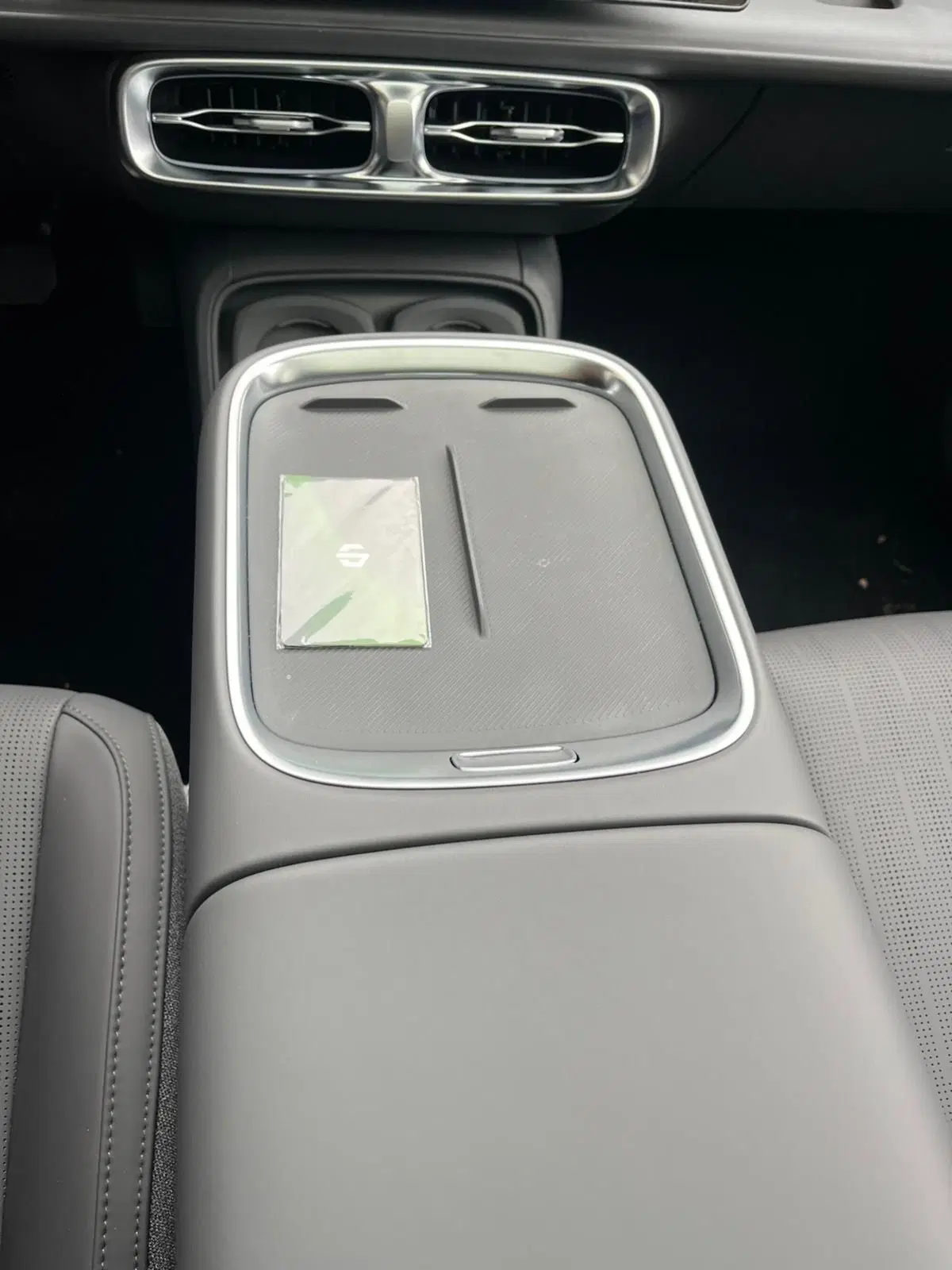 Leapmotor B10 nuova a Milano (18)