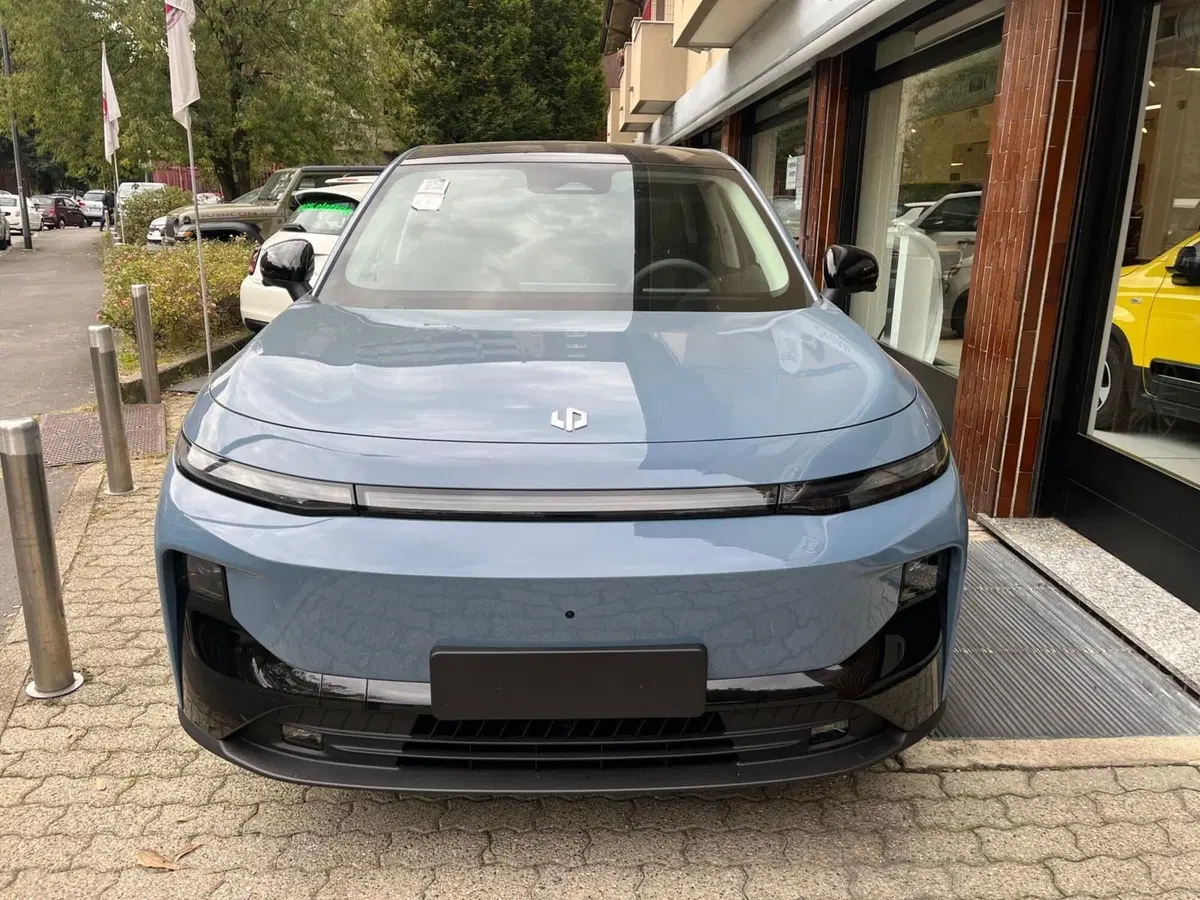 Leapmotor B10 nuova a Milano (2)