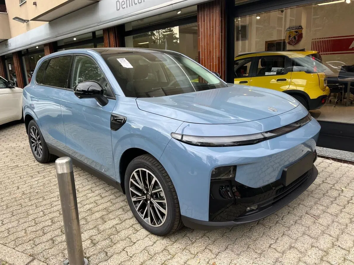 Leapmotor B10 nuova a Milano (3)