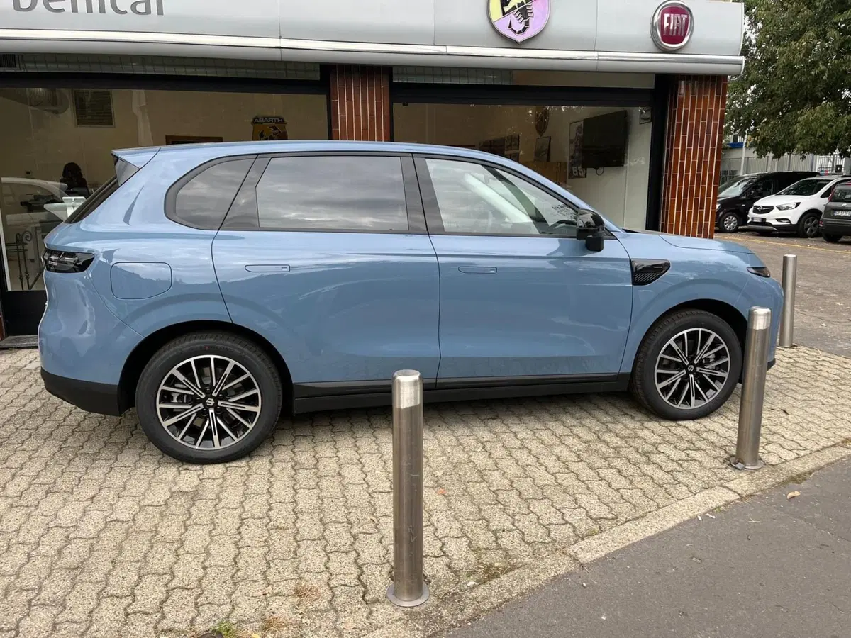 Leapmotor B10 nuova a Milano (4)