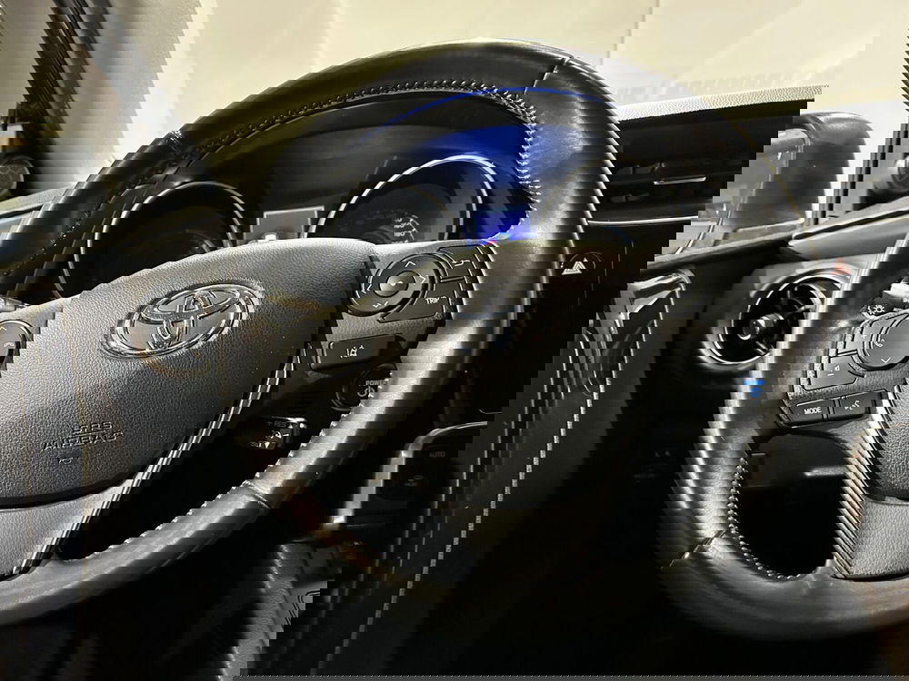 Toyota Auris Station Wagon usata a Milano (10)