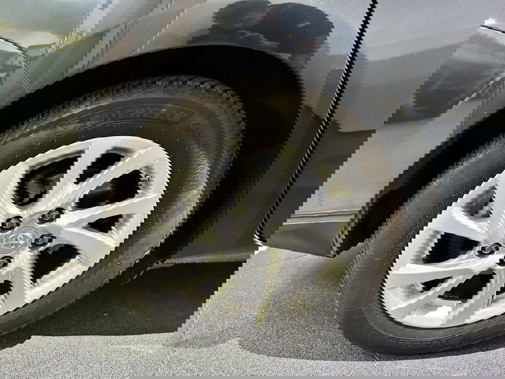 Toyota Auris Station Wagon usata a Milano (15)