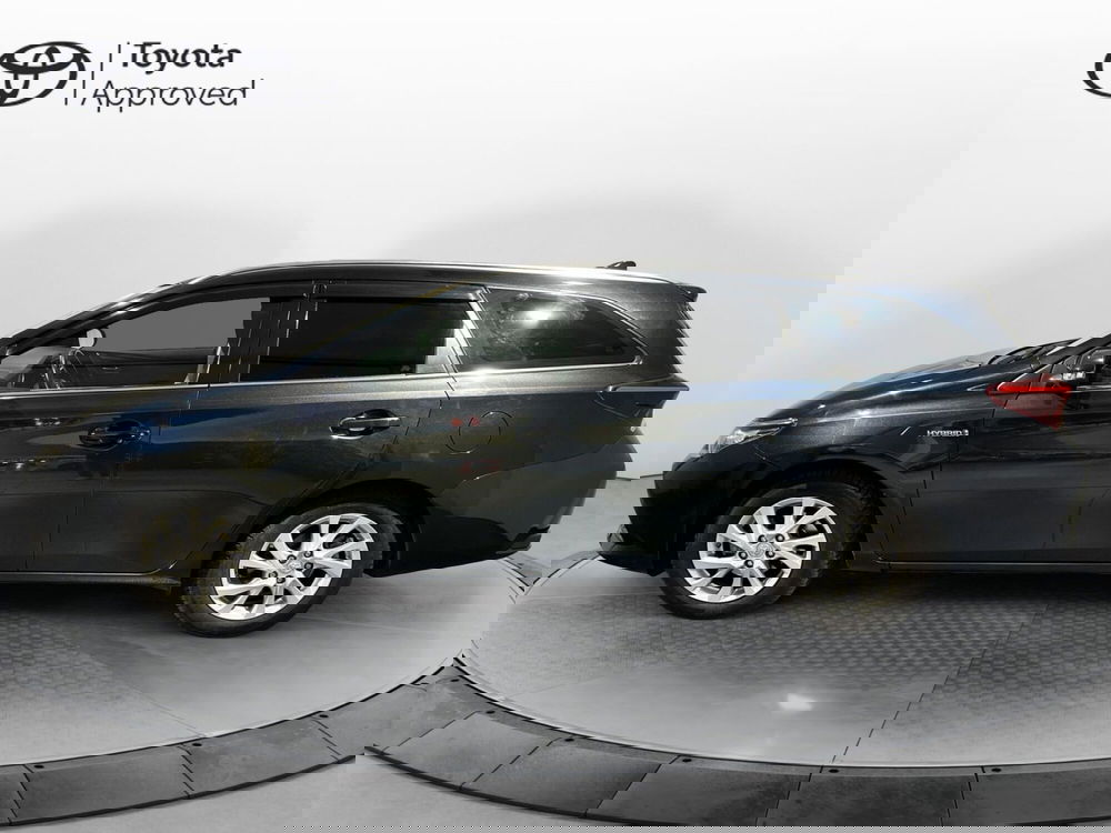 Toyota Auris Station Wagon usata a Milano (3)