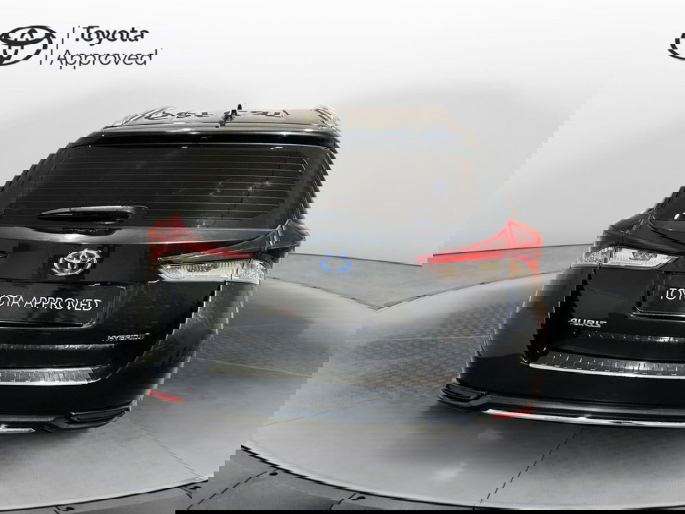 Toyota Auris Station Wagon usata a Milano (4)