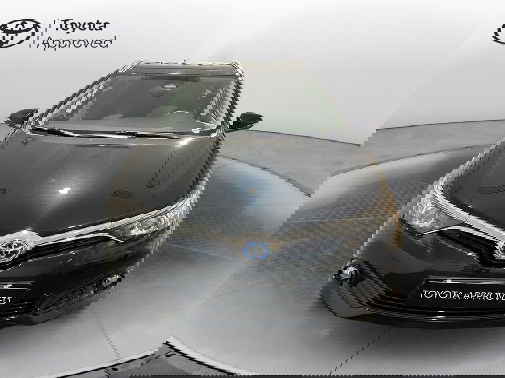 Toyota Auris Station Wagon usata a Milano (5)