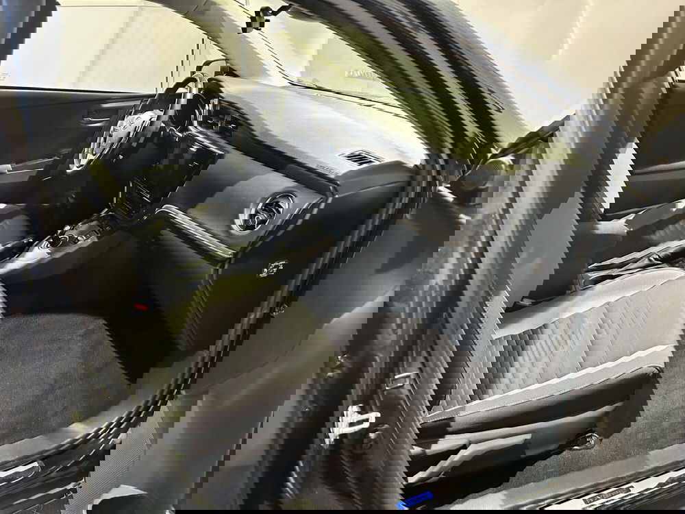 Toyota Auris Station Wagon usata a Milano (6)