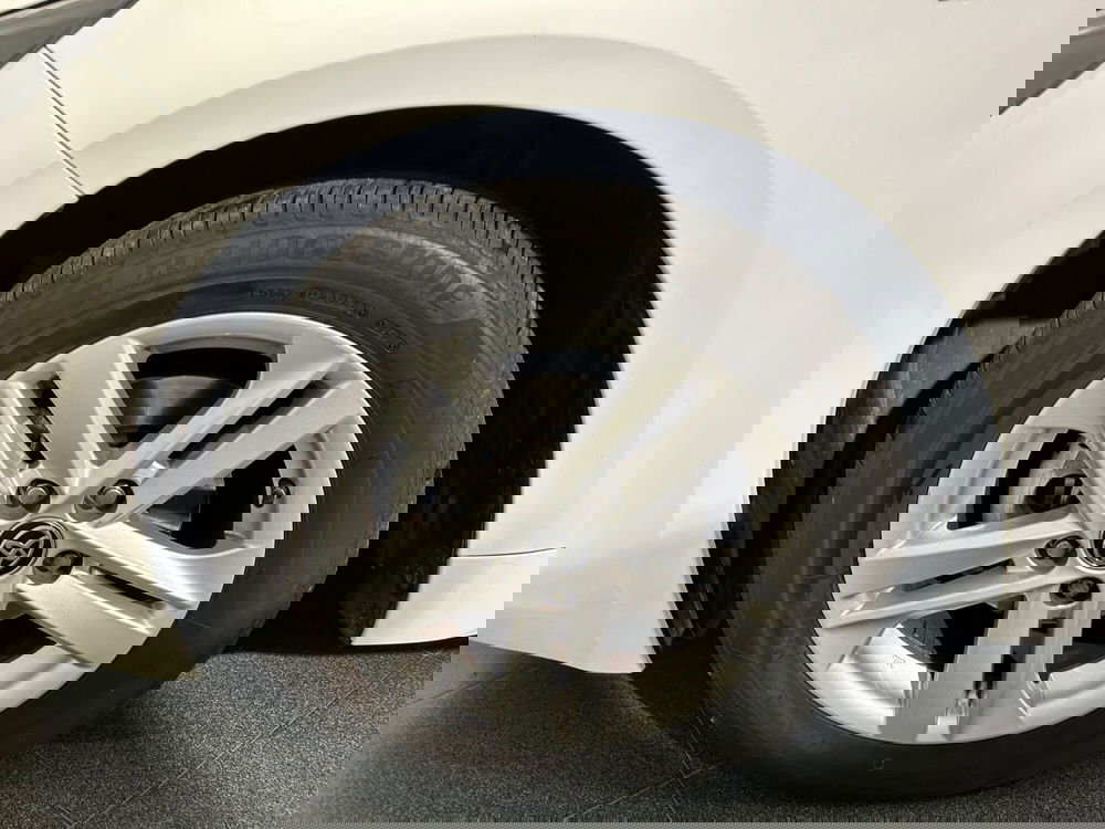 Toyota Corolla Touring Sports usata a Milano (13)