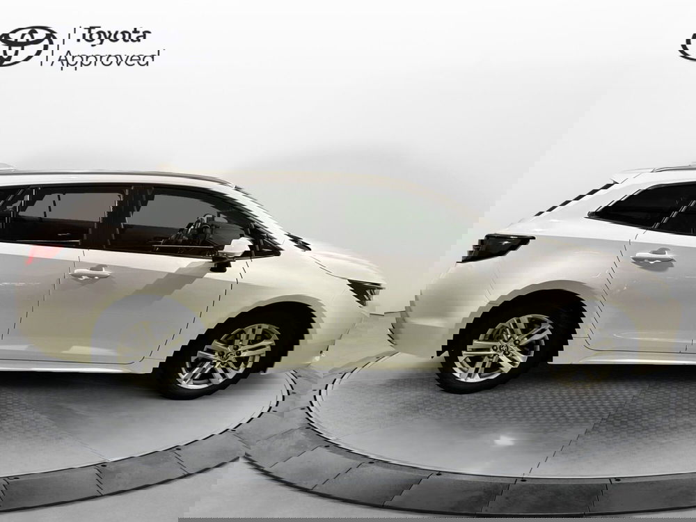 Toyota Corolla Touring Sports usata a Milano (14)