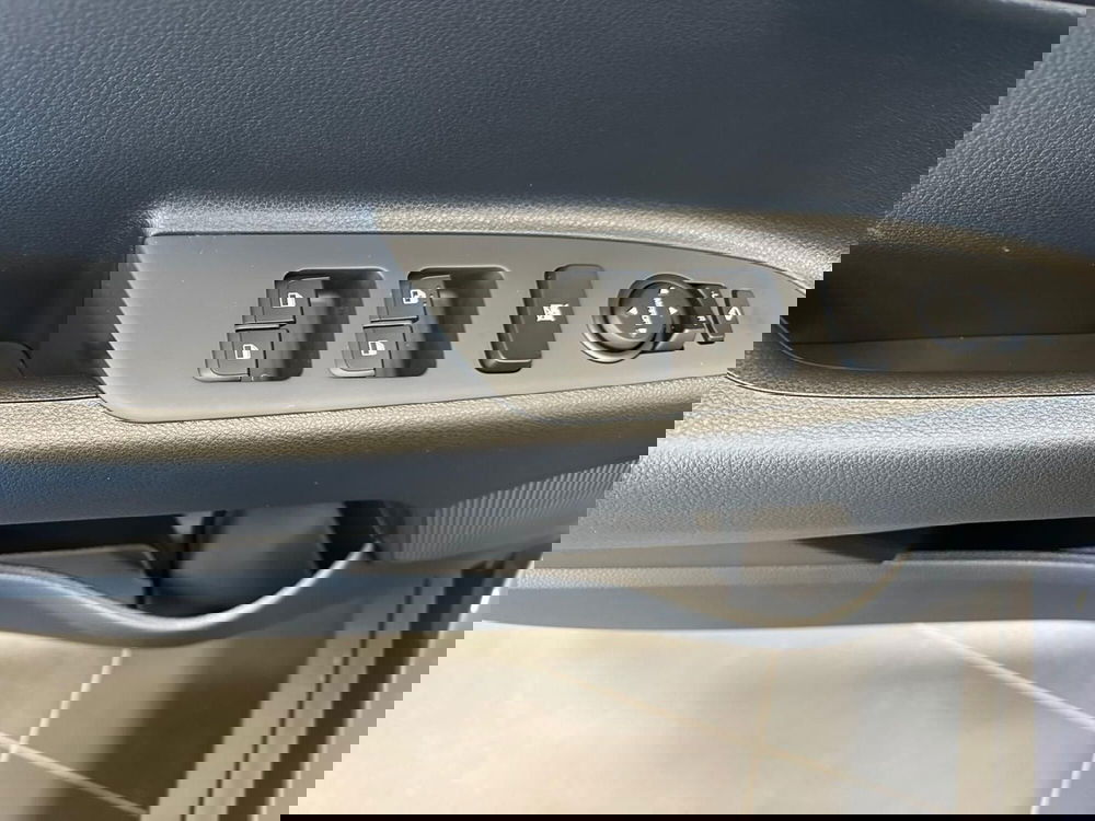 Kia Stonic nuova a Napoli (9)