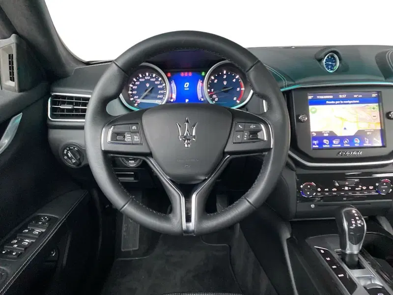Maserati Ghibli usata a Bergamo (11)