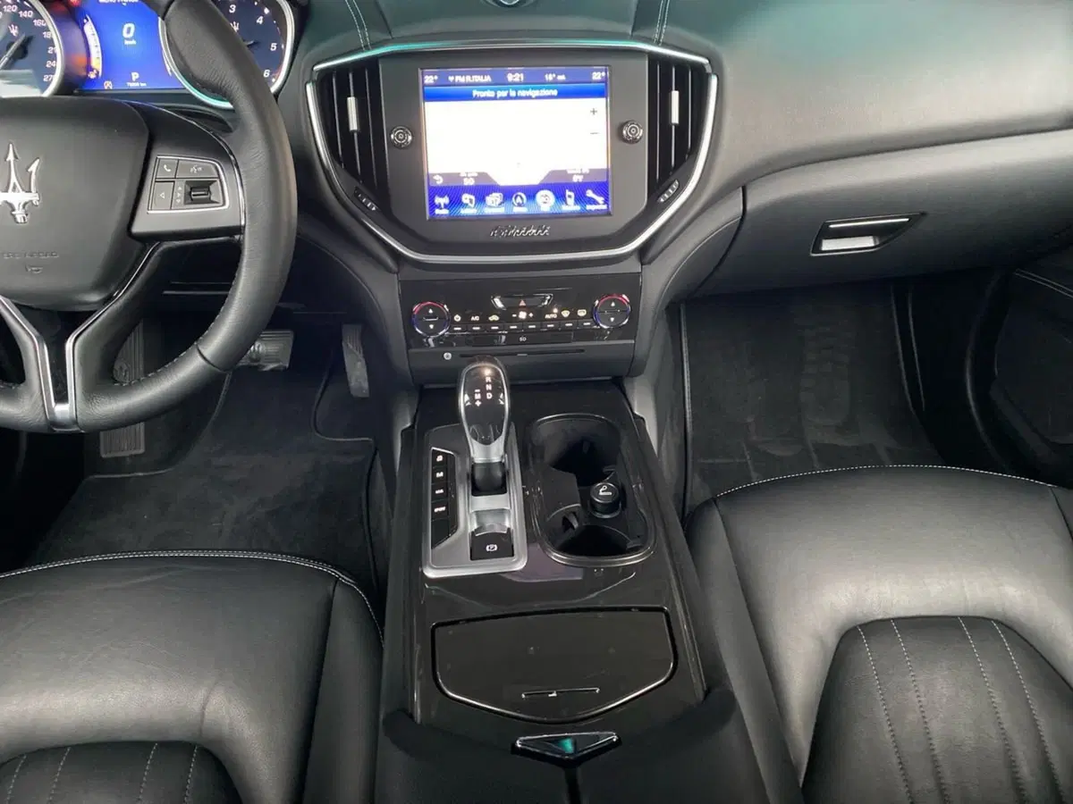 Maserati Ghibli usata a Bergamo (13)