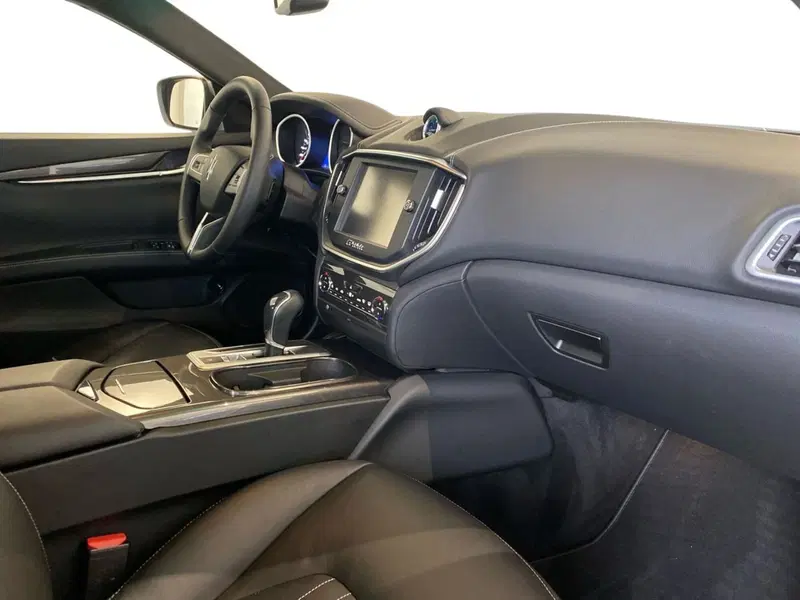 Maserati Ghibli usata a Bergamo (14)