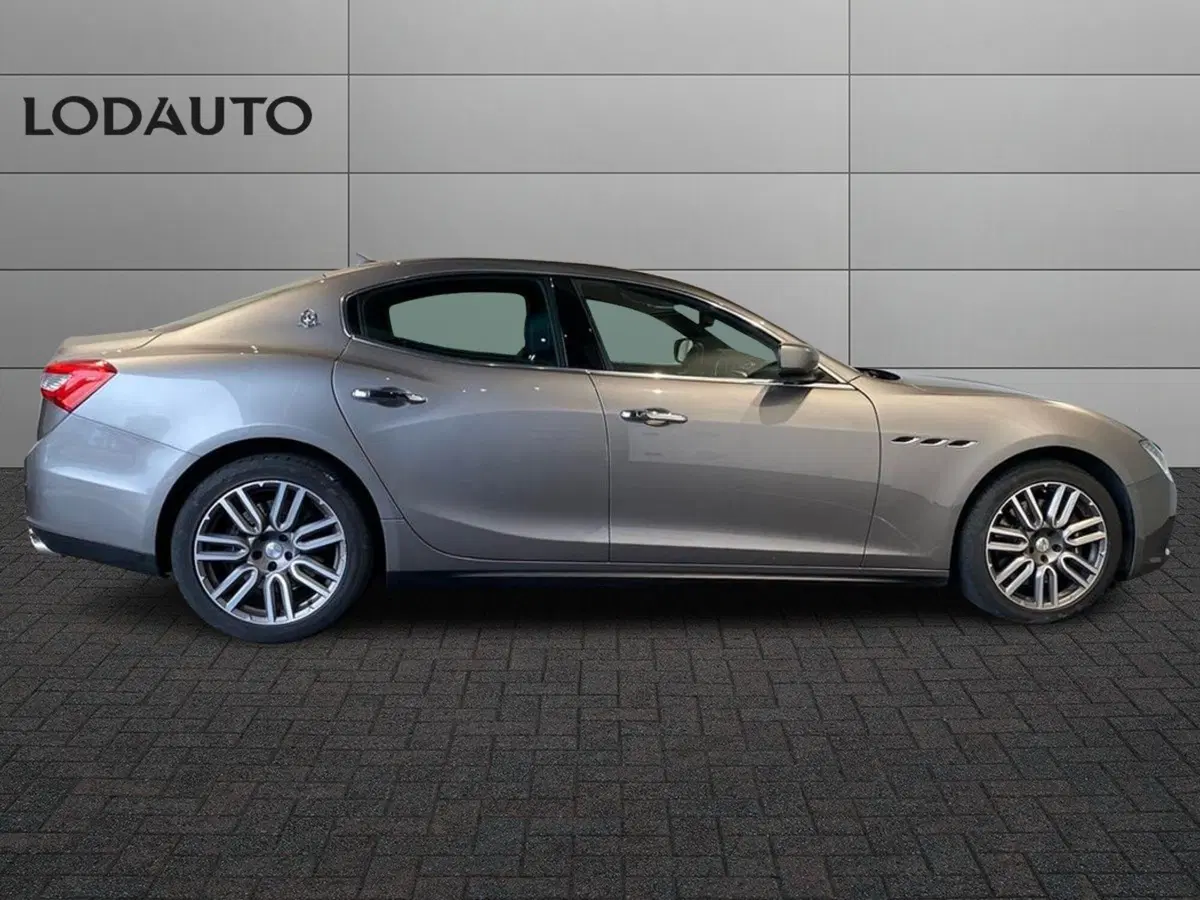 Maserati Ghibli usata a Bergamo (5)