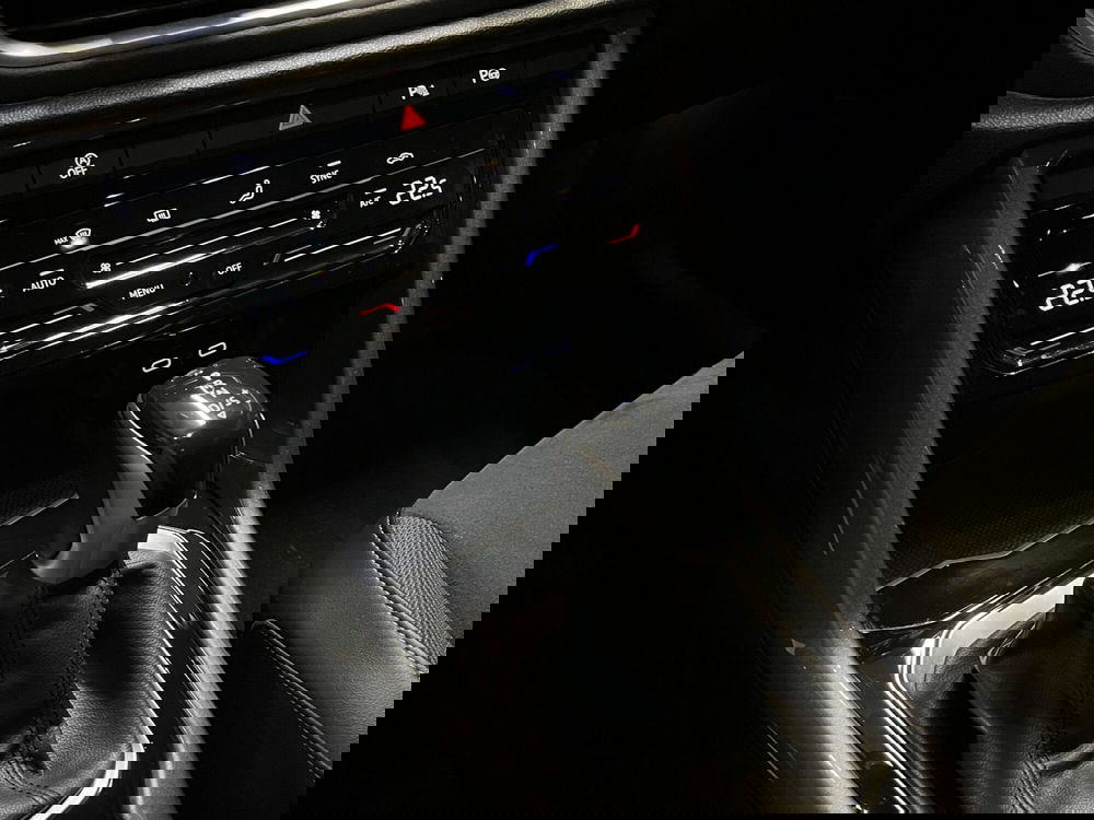 Volkswagen T-Roc usata a Padova (13)