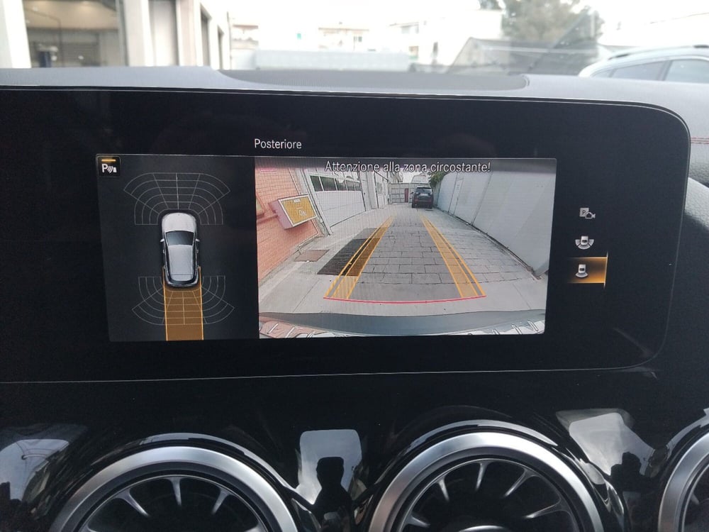 Mercedes-Benz EQA usata a Pescara (14)