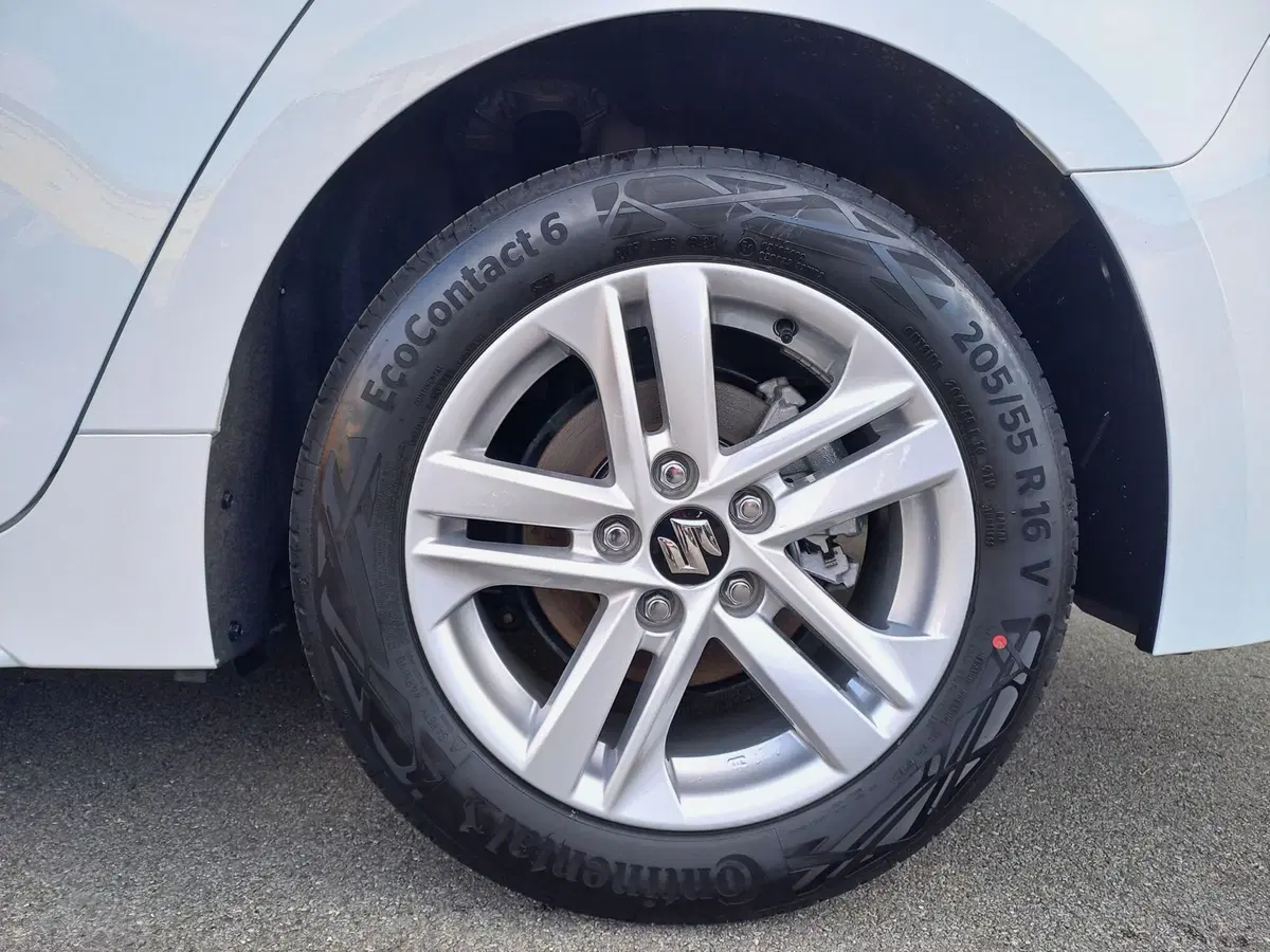 Suzuki Swace nuova a Milano (11)