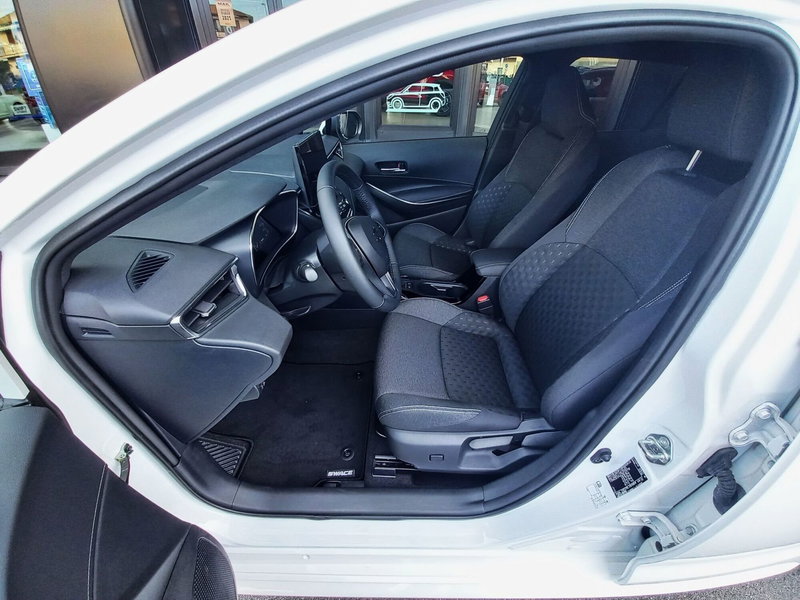 Suzuki Swace nuova a Milano (6)