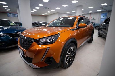 Peugeot 2008 1.2 puretech Active s&amp;s 100cv del 2021 usata a Torino